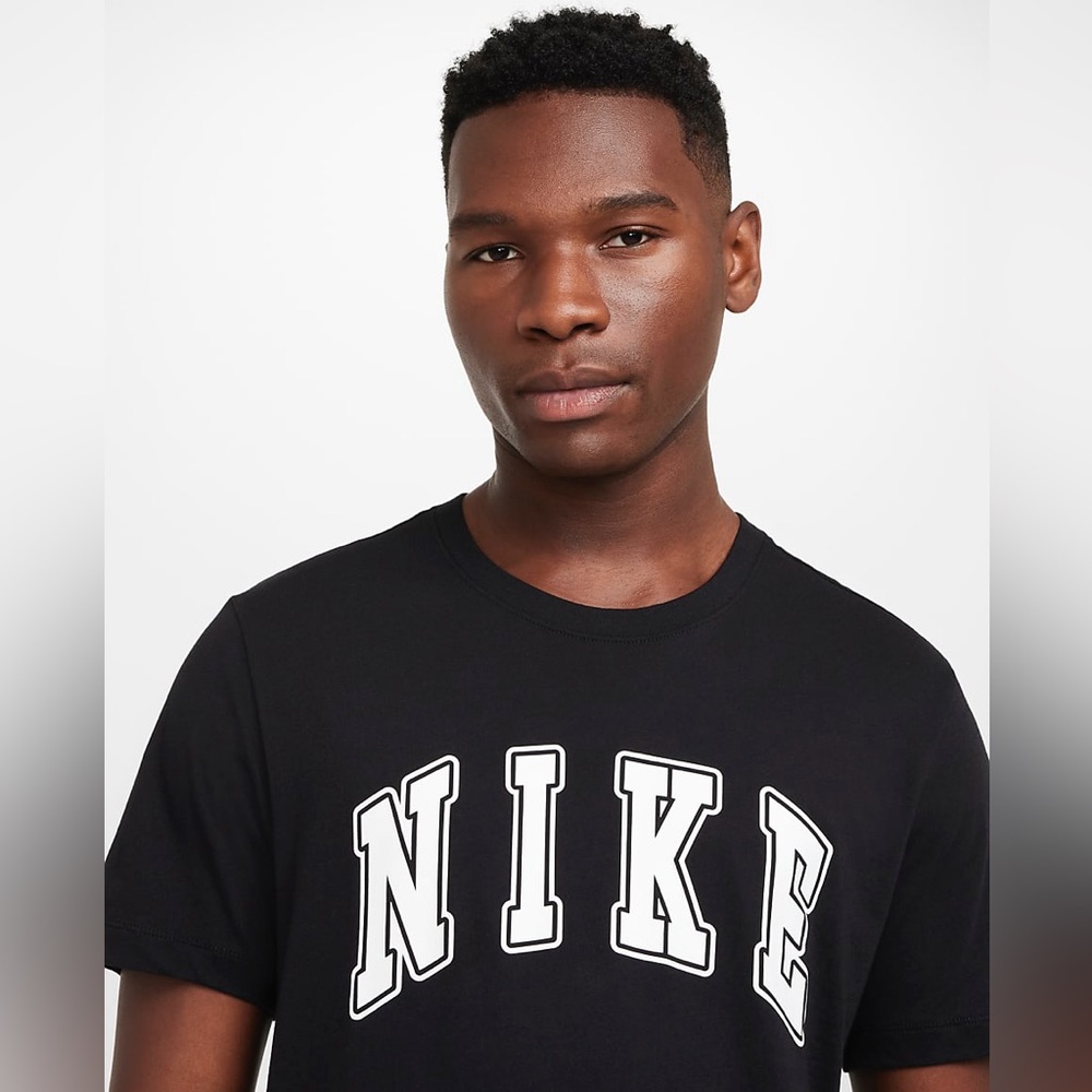 NWT Nike Sportswear Club Men’s Tshirt